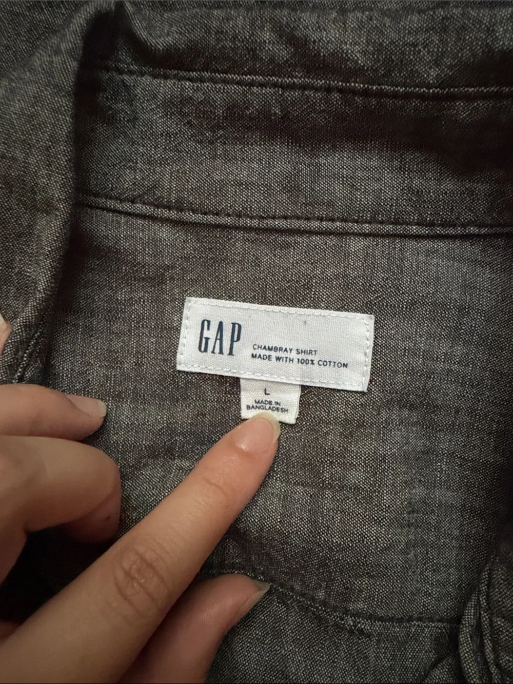 GAP Men's Charcoal Gray Chambray Button-Up Shirt Size Large